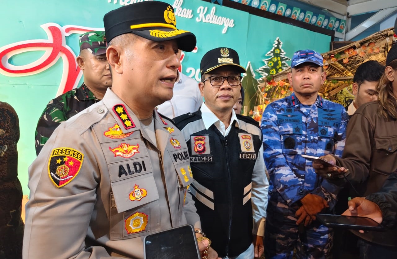 Pastikan Natal Aman, Kapolresta Bandung Monitoring Ibadah Misa Malam Natal